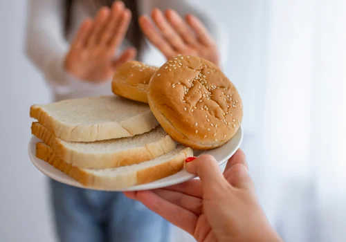 To nie gluten szkodzi jelitom najbardziej! Uwaga na ten popularny składnik