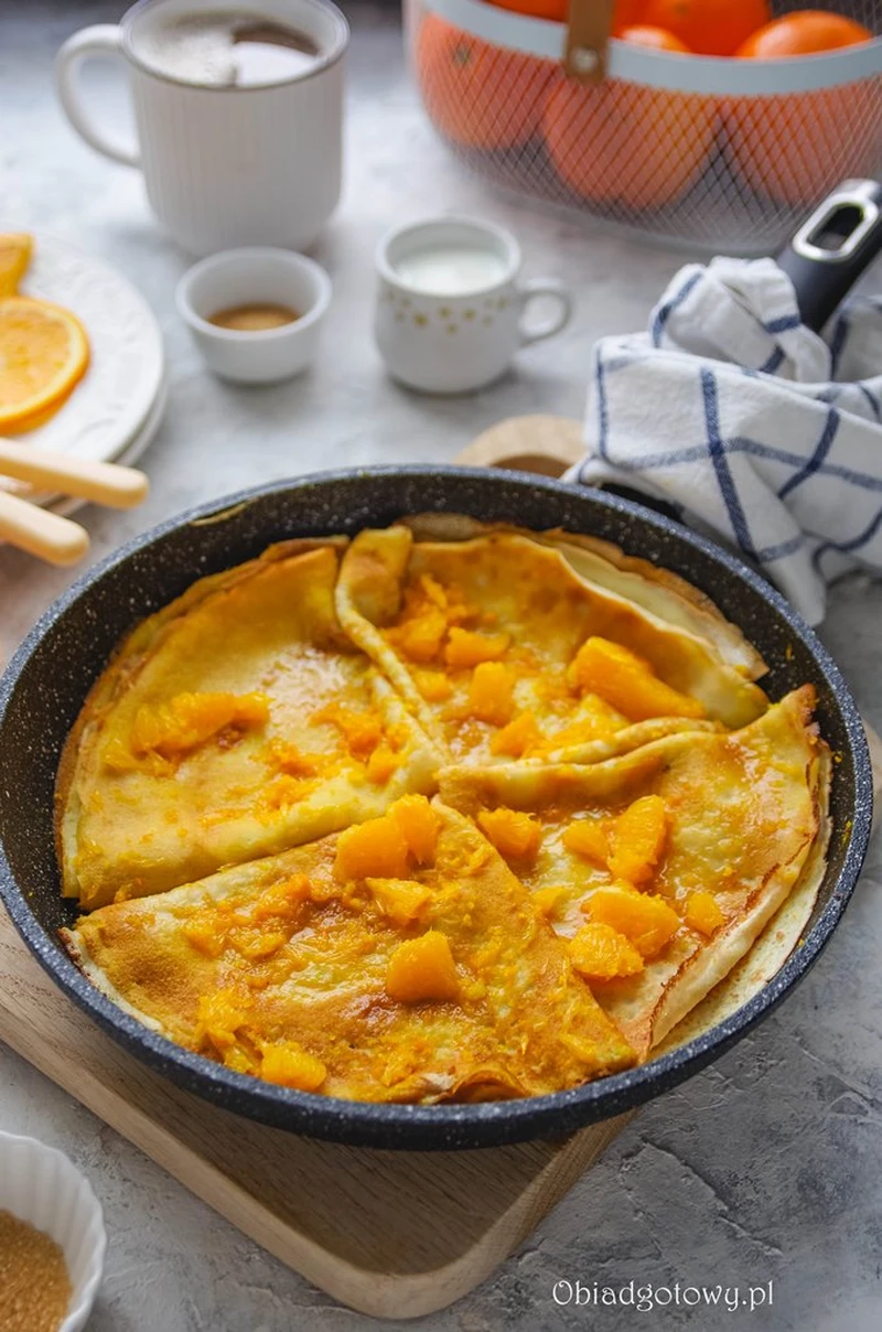 Crepes Suzette - podpalane naleśniki w pomarańczowym sosie