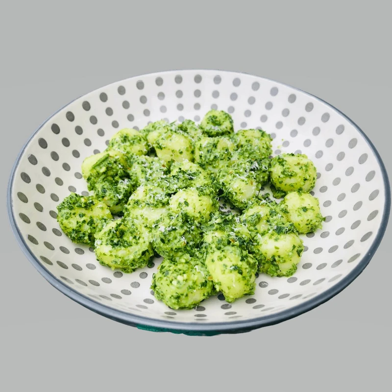 Kluski śląskie z pesto z jarmużu