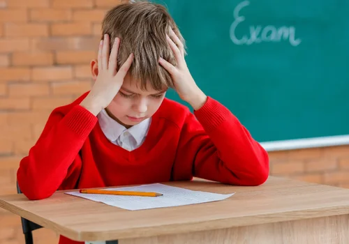 Dzieci poszkodowane w powodzi zwolnione z egzamin ósmoklasisty? Resort stawia sprawę jasno!