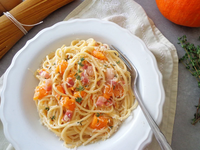 Spaghetti alla carbonara z dynią i boczkiem