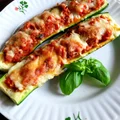 Pieczone cukinie faszerowane kuskusem i pieczarkami