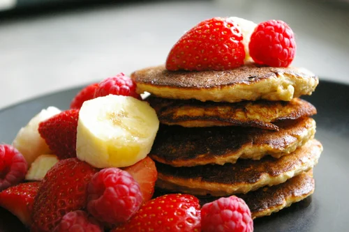 Pancakes owsiane z malinami