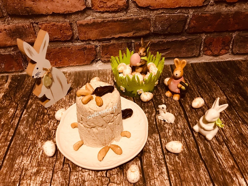 Pascha daktylowo- orzechowa