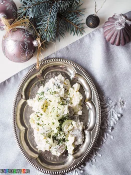 Śledzie w śmietanie z jabłkiem