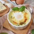 Zapiekane jajka ze szpinakiem i gorgonzolą