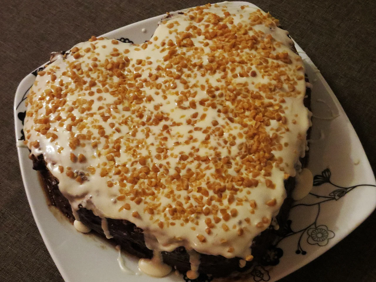 Tort Walentynkowy - czekoladowy