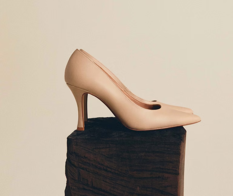 Klasyczne buty damskie, które pasują do każdego outfitu. Przedstawiamy uniwersalne kolory