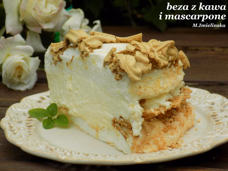 tort bezowy z kawą i mascarpone