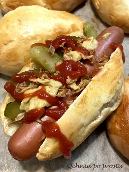 Domowe hot-dogi