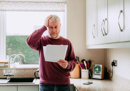 „Rodzice zapisali dom mojej siostrze, bo ‘częściej dzwoniła’. Czy to wystarczy, by wydziedziczyć resztę?” - pyta Adam [LIST]