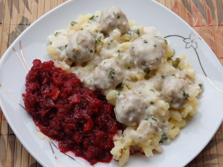 Klopsiki w sosie chrzanowym