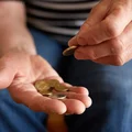 Nowe zasady renty socjalnej: Sprawdź, co zmieni się w 2025 roku!