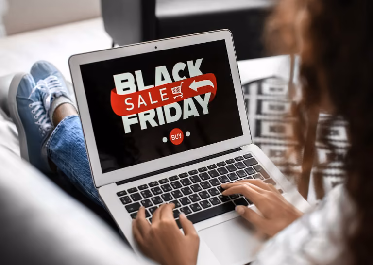 Uważaj na promocje w Black Friday! Pomimo nowych przepisów, sprzedawcy wciąż stosują te sztuczki!