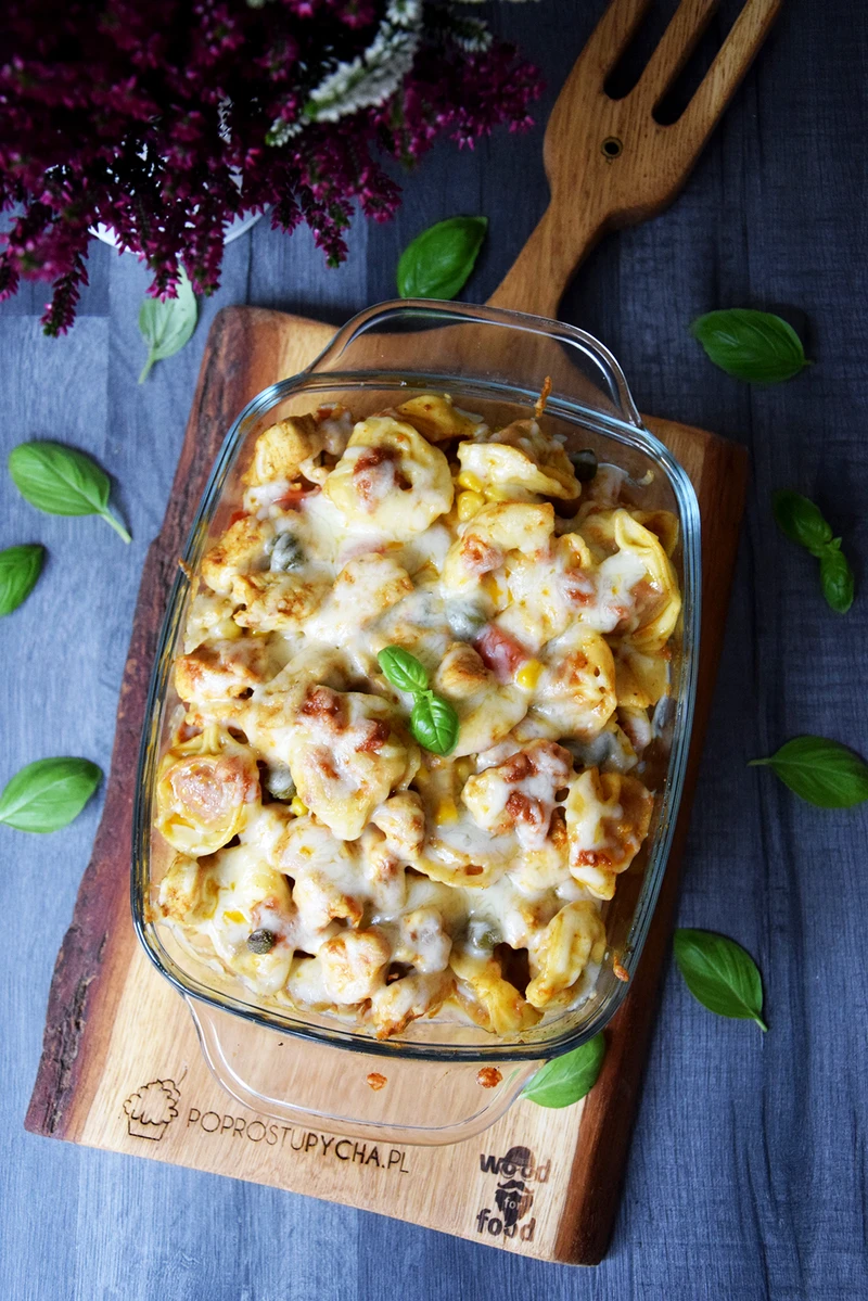 PROSTA  zapiekanka z tortellini, pesto paprykowym i kurczakiem!