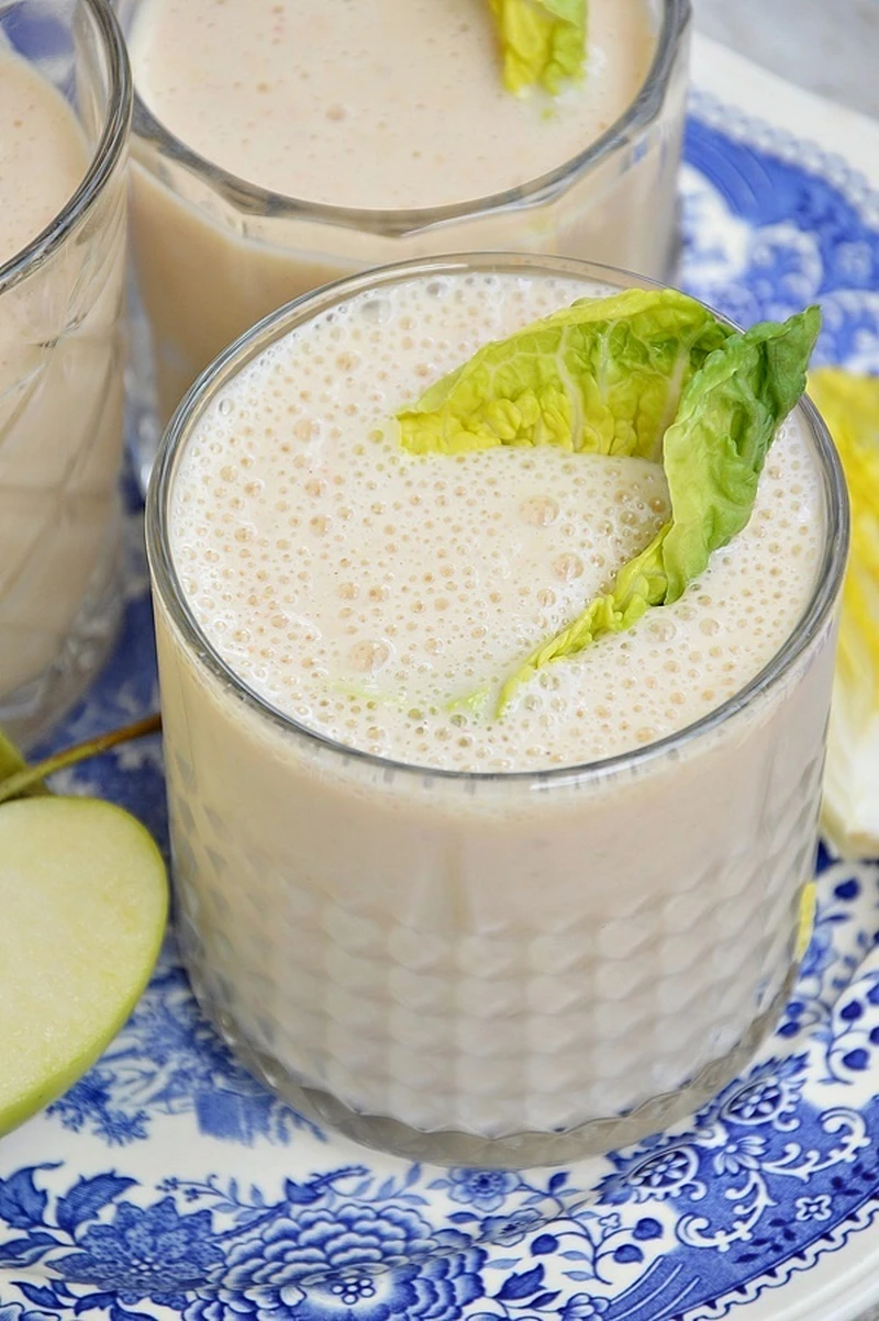 Koktajl bananowy z morelami i zielonym jabłkiem