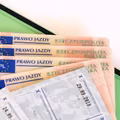 Masz prawo jazdy kategorii B? Odkryj, jak możesz rozszerzyć swoje uprawnienia na drogach!