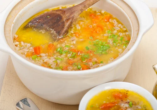 Tłuste, ciężkie potrawy po Wigilii? Zrób tę jedną zupę, która stawia na nogi całą rodzinę!