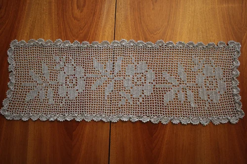Szydełkowy bieżnik 90/30 cm.
