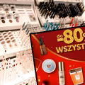 Nawet 80% rabatu na wszystko! Popularna drogeria kończy działalność i wyprzedaje asortyment