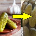 Dlaczego warto jeść ogórki kiszone z białym nalotem?