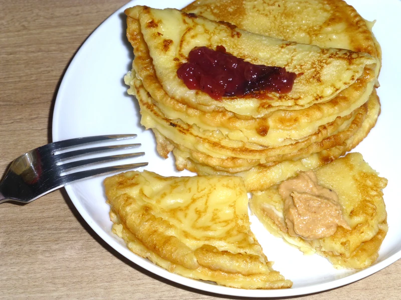 Naleśniki jogurtowe. Jogurt zamiast mleka