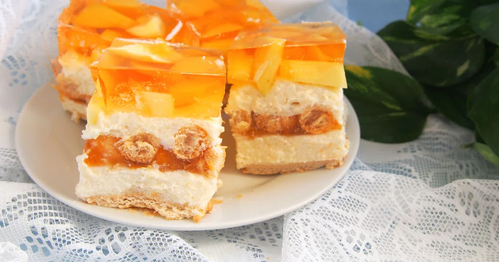 Ciasto z kaszą manną i owocami bez pieczenia Kobieceinspiracje.pl