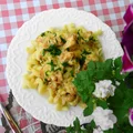 Makaron z kurczakiem w sosie porowo – śmietanowym.