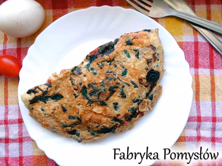 Pełnoziarnisty omlet z botwinką, szpinakiem i łososiem