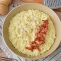 Włoskie risotto alla carbonara