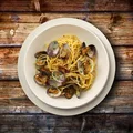 SPAGHETTI Z MAŁŻAMI I NATKĄ PIETRUSZKI