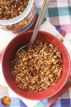 Granola cynamonowo-miodowa