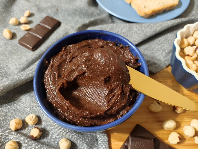 Krem czekoladowo orzechowy (domowa nutella)