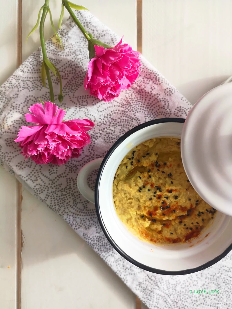 Klasyczny hummus