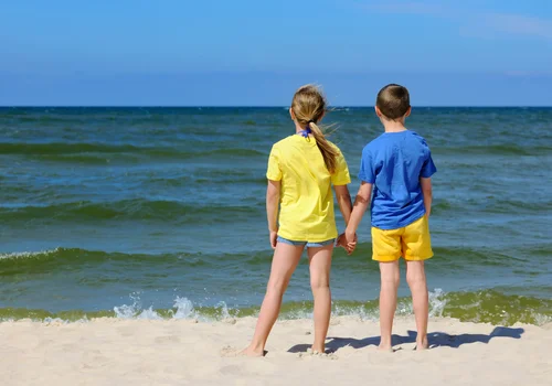 Nawet 2000 zł na dziecko na wakacje? NOWY bon turystyczny może wystartować już w 2026 roku - jest projekt