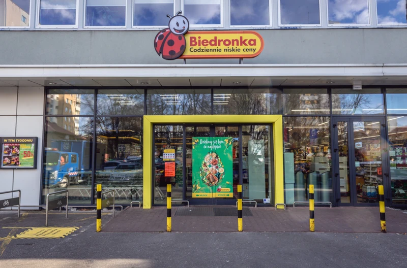 Kultowe zestawy tańsze o 70%! Biedronka zaskoczyła klientów atrakcyjną ofertą last minute