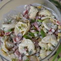Sałatka z tortellini i kabanosem