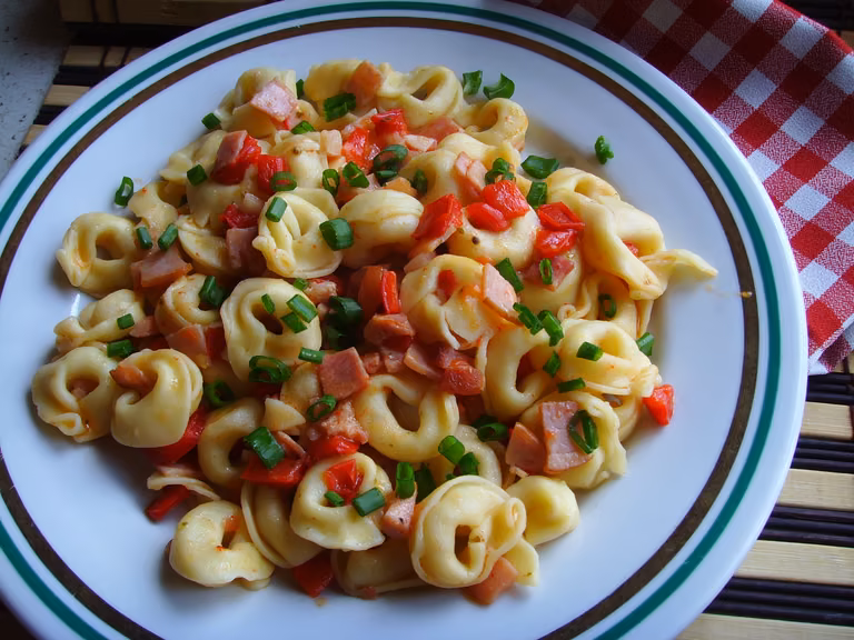 Tortellini zasmażane. Szybki obiad lub kolacja.