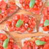 Włoska bruschetta z pomidorami i czosnkiem – oryginalny przepis