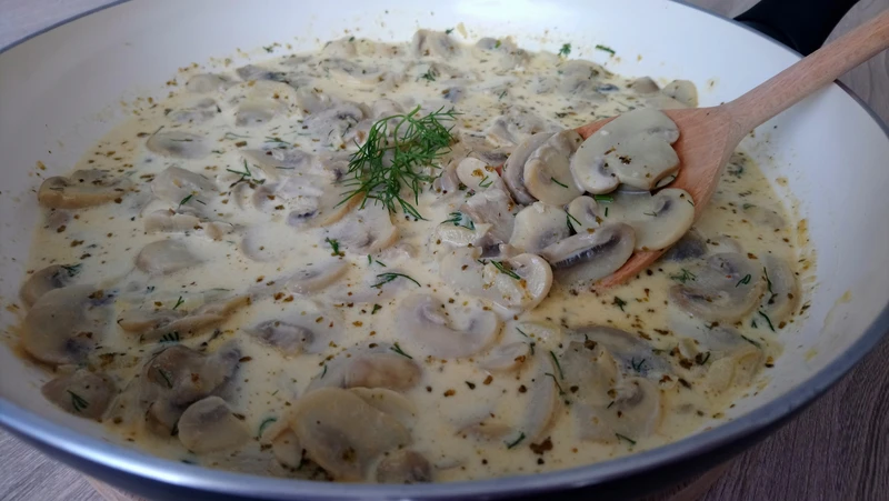 Sos pieczarkowy - pyszny i szybki w przygotowaniu