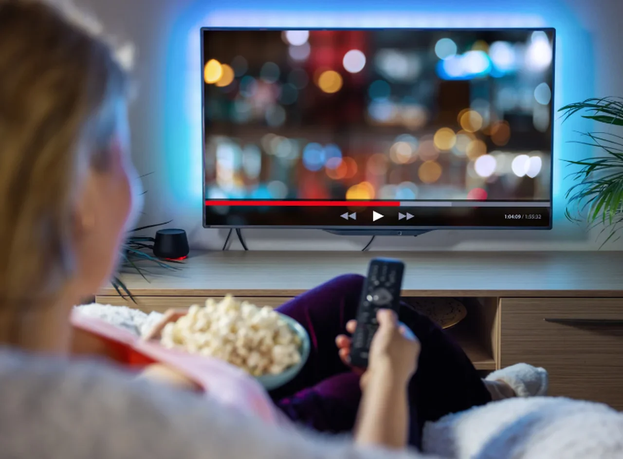 Sylwester z Dwójką, Polsatem, a może TV Republika? Oto, jakie gwiazdy zobaczymy na scenie!