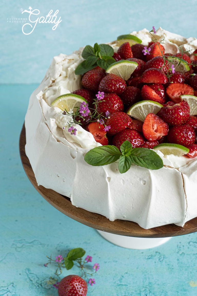 Beza Pavlova z truskawkami