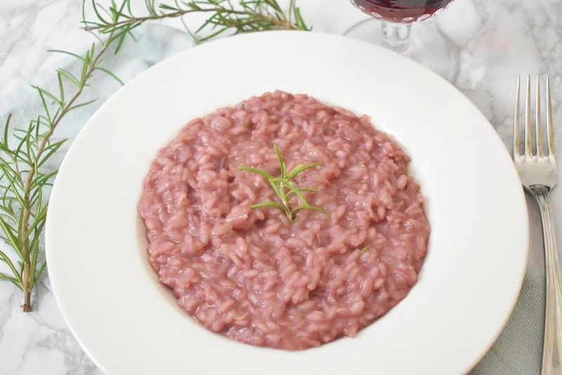 Risotto z czerwonym winem i rozmarynem