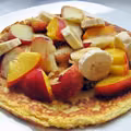 Amarantusowy omlet z owocami