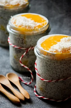 Pudding Chia z brzoskwiniami FIT