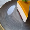 Sernik kokosowy na zimno z żelką mango