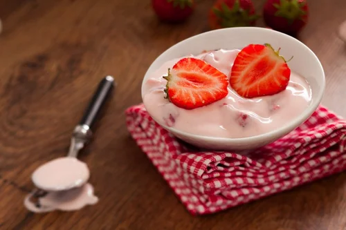 Jogurt truskawkowy