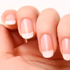 Prosty trik na piękne paznokcie i trwały manicure