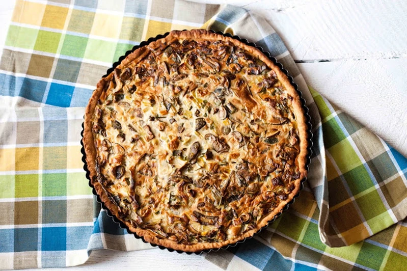 Tarta z grzybami leśnymi