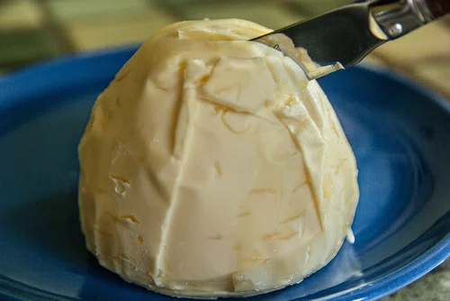 Zrób sobie masło w domu! Przepis na domowe masło